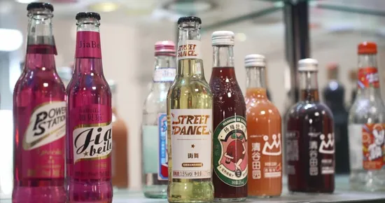 Rótulo de garrafa de vidro de vodca de luxo personalizado vazio lindo licor fosco